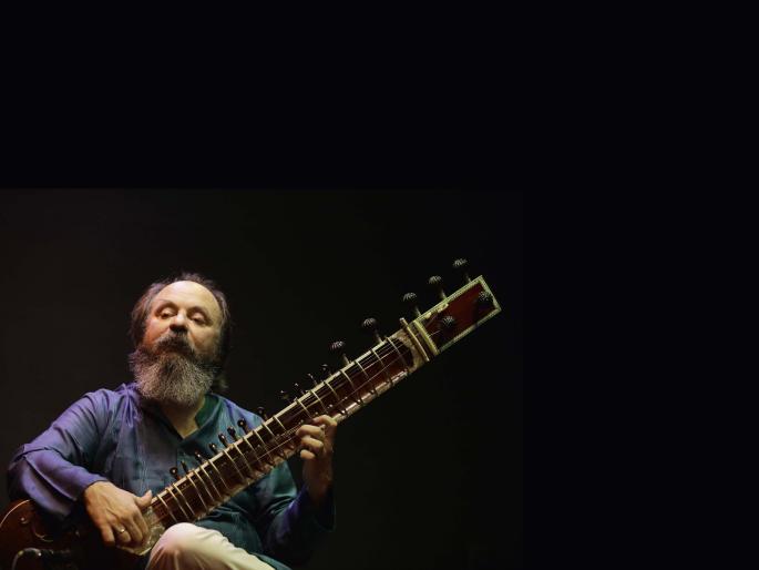 The Transformed World! .. An experience of French artist Mischel Gwe | मंतरलेले जग!.. The Transformed World! .. An experience of French artist Mischel Gwe | मंतरलेले जग!..