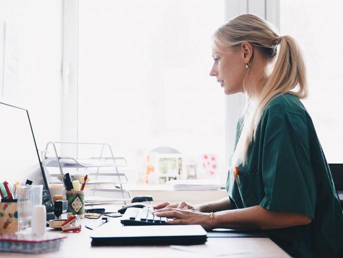What sitting too long in the same position does to your body? | दोन तासांपेक्षा जास्त एकाच पोजिशनमध्ये बसून राहिल्याने होतात 'या' गंभीर समस्या! What sitting too long in the same position does to your body? | दोन तासांपेक्षा जास्त एकाच पोजिशनमध्ये बसून राहिल्याने होतात 'या' गंभीर समस्या!