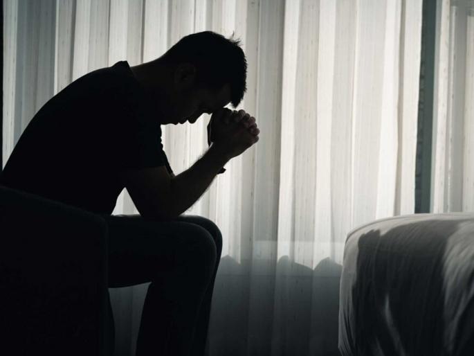 Weird Job : Rs 25000 salary for spending 10 minutes with dead bodies | मृतदेहाजवळ १० मिनिटं बसा आणि कमवा २५ हजार रूपये, इथे निघाली अजब नोकरी!