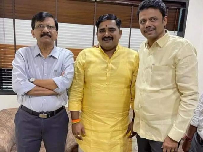 In front of Sanjay Raut being threatened by his close relatives, BJP-MNS hit the target | धक्कादायक खुलासा! संजय राऊत धमकी प्रकरणी एकाला अटक; सुरक्षेसाठी रचला होता खोटा बनाव? In front of Sanjay Raut being threatened by his close relatives, BJP-MNS hit the target | धक्कादायक खुलासा! संजय राऊत धमकी प्रकरणी एकाला अटक; सुरक्षेसाठी रचला होता खोटा बनाव?