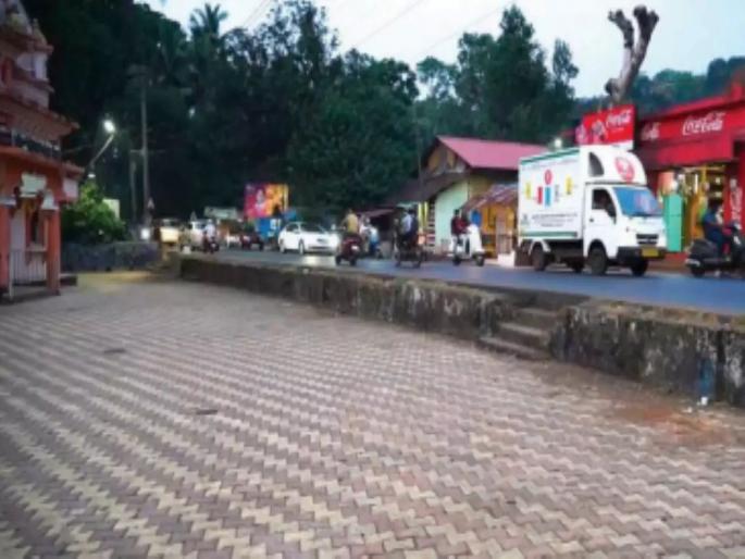 Bhom villagers oppose work on National Highway from Bhar Vasti | भर वस्तीतून राष्ट्रीय महामार्गावरील काम करण्यास भोम ग्रामस्थांचा विरोध Bhom villagers oppose work on National Highway from Bhar Vasti | भर वस्तीतून राष्ट्रीय महामार्गावरील काम करण्यास भोम ग्रामस्थांचा विरोध