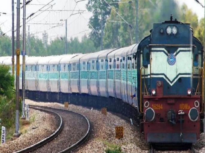 610 crores earned by Central Railway through freight | मध्य रेल्वेची मालवाहतुकीद्वारे ६१० कोटींची कमाई; आतापर्यंतची सर्वेात्तम वाढ 610 crores earned by Central Railway through freight | मध्य रेल्वेची मालवाहतुकीद्वारे ६१० कोटींची कमाई; आतापर्यंतची सर्वेात्तम वाढ
