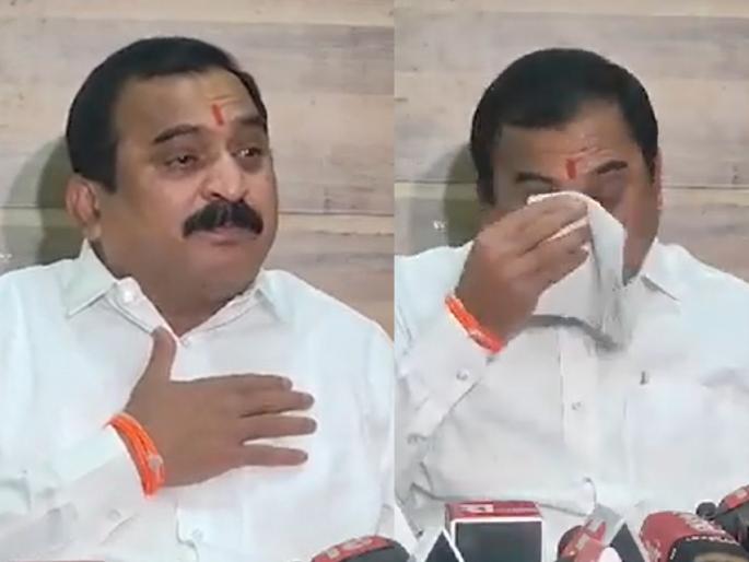 Dispute in Kolhapur Uddhav Thackeray group, Muralidhar Jadhav accuses Suchit Minchekar | ...अन् शिवसैनिक मुरलीधर जाधव ढसाढसा रडले; उद्धव ठाकरेंनी केली हकालपट्टी Dispute in Kolhapur Uddhav Thackeray group, Muralidhar Jadhav accuses Suchit Minchekar | ...अन् शिवसैनिक मुरलीधर जाधव ढसाढसा रडले; उद्धव ठाकरेंनी केली हकालपट्टी