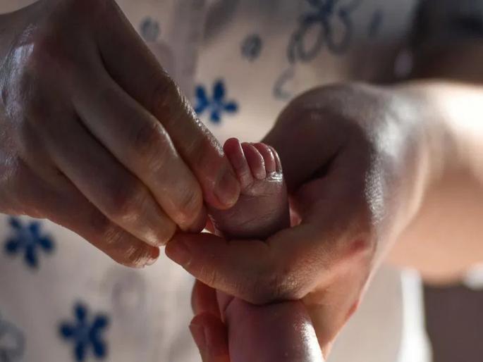 3-Month-Old Baby Poked 51 Times With Hot Rod To Treat Pneumonia, Dies | तळपायाची आग मस्तकात जाईल; ३ महिन्याच्या चिमुरडीला गरम लोखंडी रॉडने दिले ५१ चटके 3-Month-Old Baby Poked 51 Times With Hot Rod To Treat Pneumonia, Dies | तळपायाची आग मस्तकात जाईल; ३ महिन्याच्या चिमुरडीला गरम लोखंडी रॉडने दिले ५१ चटके