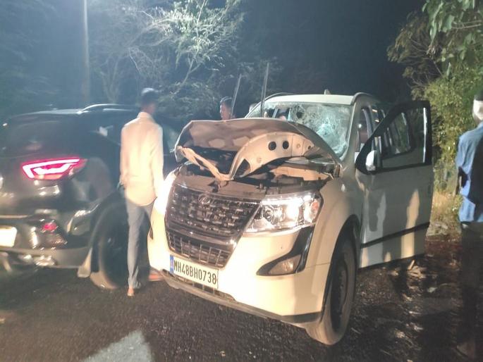 Woman dies on the spot after being hit by a speeding Scorpio; The angry mob smashed the car at Arnala | भरधाव वाहनाच्या धडकेत महिलेचा जागीच मृत्यू; संतप्त जमावानं कार फोडली Woman dies on the spot after being hit by a speeding Scorpio; The angry mob smashed the car at Arnala | भरधाव वाहनाच्या धडकेत महिलेचा जागीच मृत्यू; संतप्त जमावानं कार फोडली