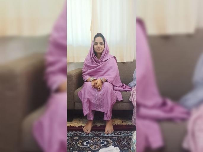 In Solapur, a couple of hours before the wedding, the bride committed suicide | धक्कादायक! अक्षता डोक्यावर पडायला काही तास शिल्लक असतानाच नवरी मुलीची आत्महत्या In Solapur, a couple of hours before the wedding, the bride committed suicide | धक्कादायक! अक्षता डोक्यावर पडायला काही तास शिल्लक असतानाच नवरी मुलीची आत्महत्या