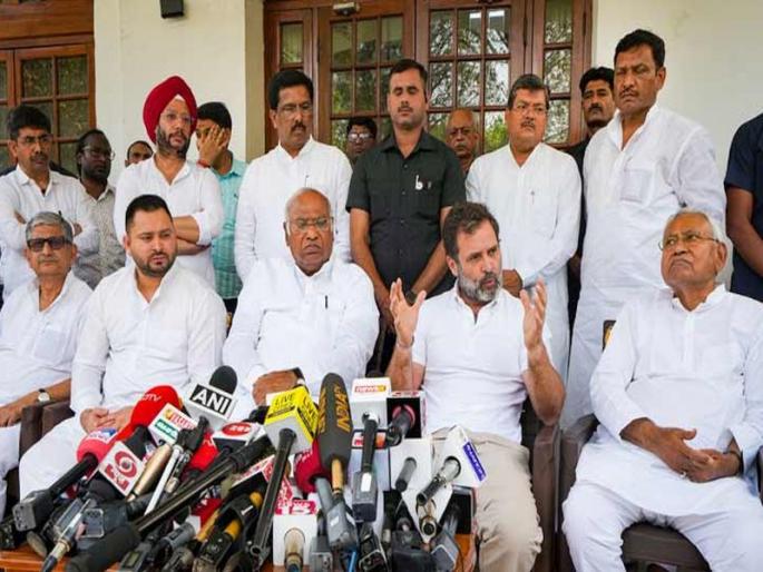 Only eight months are left for the eighteenth general election of the Lok Sabha. | आघाड्यांची कसरत! Only eight months are left for the eighteenth general election of the Lok Sabha. | आघाड्यांची कसरत!