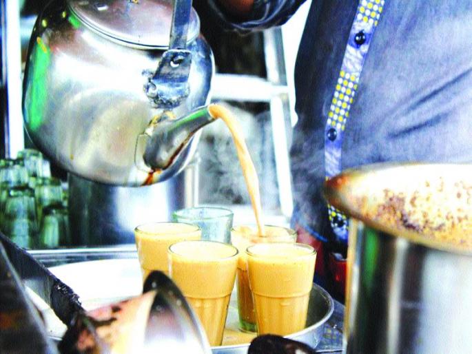 A 14-year-old boy sells tea to support his family | CoronaVirus News: कुटुंबाच्या उदरनिर्वाहासाठी १४ वर्षांचा मुलगा विकतोय चहा; परिस्थितीचे भीषण रूप A 14-year-old boy sells tea to support his family | CoronaVirus News: कुटुंबाच्या उदरनिर्वाहासाठी १४ वर्षांचा मुलगा विकतोय चहा; परिस्थितीचे भीषण रूप