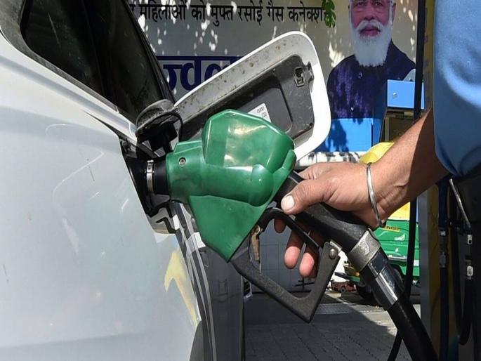 Petrol will be deported from the country in next 5 years - Nitin Gadkari | पुढच्या ५ वर्षांत देशातून पेट्रोल होणार हद्दपार; विहिरीतील पाण्यात 'अविष्कार' Petrol will be deported from the country in next 5 years - Nitin Gadkari | पुढच्या ५ वर्षांत देशातून पेट्रोल होणार हद्दपार; विहिरीतील पाण्यात 'अविष्कार'