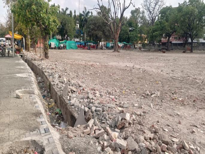 Tampered with wall compound on Government Teachers College premises Crime registered | शासकीय अध्यापक महाविद्यालयाच्या जागेवरील वाॅल कम्पाऊंड ताेडले, कोट्यवधींचे नुकसान; गुन्हा दाखल Tampered with wall compound on Government Teachers College premises Crime registered | शासकीय अध्यापक महाविद्यालयाच्या जागेवरील वाॅल कम्पाऊंड ताेडले, कोट्यवधींचे नुकसान; गुन्हा दाखल