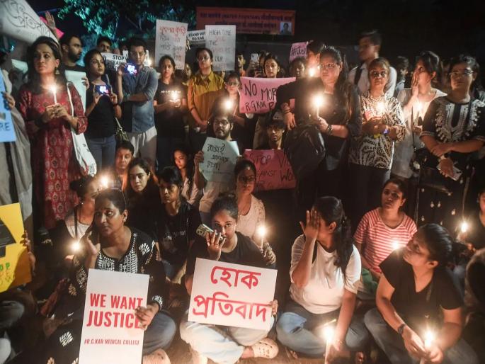 Kolkata Rape and Murder Case: "The police even offered us money..."; A serious claim by the rape victim's father | "पोलिसांनी आम्हाला पैशांचीही ऑफर दिली..."; बलात्कार पीडितेच्या वडिलांचा गंभीर दावा Kolkata Rape and Murder Case: "The police even offered us money..."; A serious claim by the rape victim's father | "पोलिसांनी आम्हाला पैशांचीही ऑफर दिली..."; बलात्कार पीडितेच्या वडिलांचा गंभीर दावा