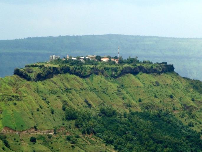 Sitting beside the little girl, the mother took the lover with the lover | चिमुकल्याला बाजूला बसवून आईने प्रियकरासह सज्जनगडावरुन घेतली उडी Sitting beside the little girl, the mother took the lover with the lover | चिमुकल्याला बाजूला बसवून आईने प्रियकरासह सज्जनगडावरुन घेतली उडी
