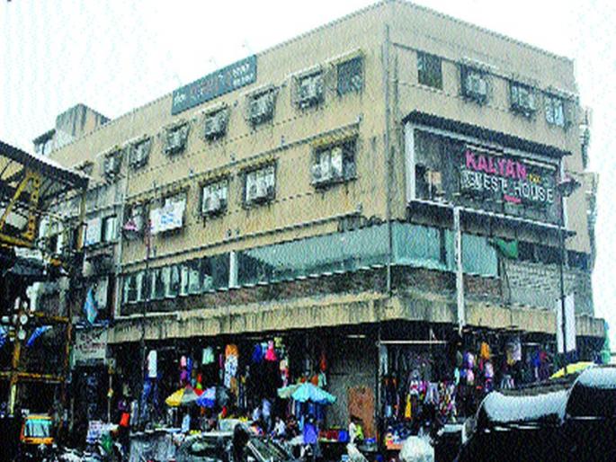 No entry into the lodge without thermal scanning | थर्मल स्कॅनिंगशिवाय लॉजमध्ये प्रवेश नाही No entry into the lodge without thermal scanning | थर्मल स्कॅनिंगशिवाय लॉजमध्ये प्रवेश नाही