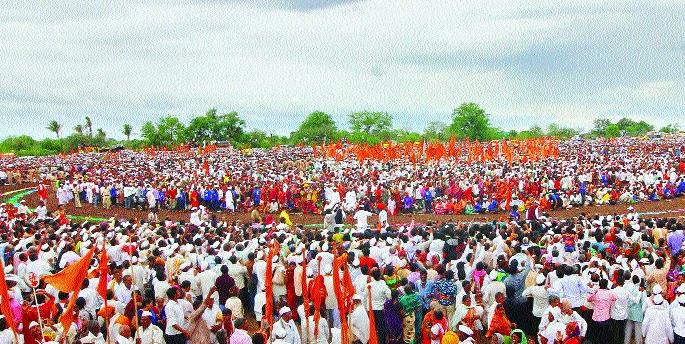 Vaakhar bhaktat nhaala Vaishnavmeela; RINGS FESTIVAL | वाखरीत भक्तीत न्हाला वैष्णवमेळा; रिंगणांची मेजवानी Vaakhar bhaktat nhaala Vaishnavmeela; RINGS FESTIVAL | वाखरीत भक्तीत न्हाला वैष्णवमेळा; रिंगणांची मेजवानी