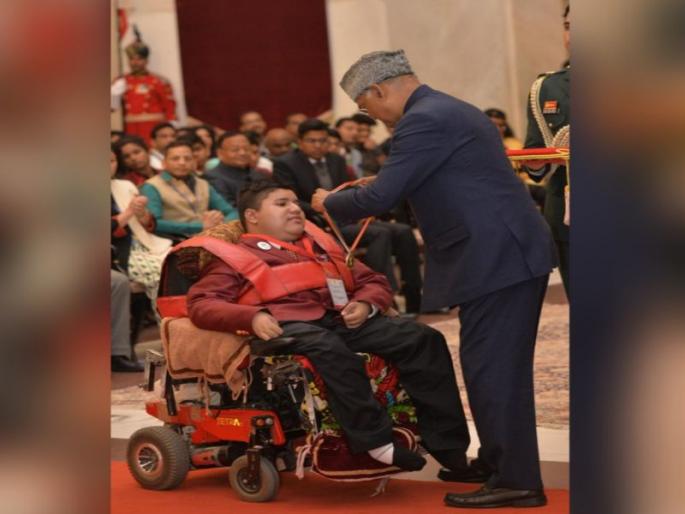 President Kovind presented the Pradhan Mantri Rashtriya Bal Puraskar, 2020 at Rashtrapati Bhavan | ...अन् कुशाग्र बुद्धीच्या जोरावर 'त्यानं' लकवाग्रस्त शरीराला केलं 'चेकमेट'! President Kovind presented the Pradhan Mantri Rashtriya Bal Puraskar, 2020 at Rashtrapati Bhavan | ...अन् कुशाग्र बुद्धीच्या जोरावर 'त्यानं' लकवाग्रस्त शरीराला केलं 'चेकमेट'!