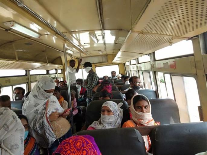 Video: ST bus broke state government rule; As many as 40 passengers in one bus | Video: 'एसटी'नेच मोडला राज्य सरकारचा नियम; एका बसमध्ये तब्बल ४० प्रवासी Video: ST bus broke state government rule; As many as 40 passengers in one bus | Video: 'एसटी'नेच मोडला राज्य सरकारचा नियम; एका बसमध्ये तब्बल ४० प्रवासी