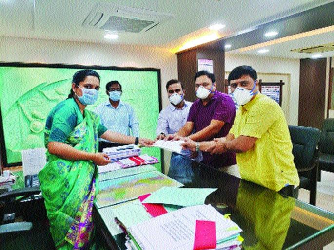 Dr. Nanaasaheb Dharmadhikari Pratishthan donates 37 lakh | डॉ. नानासाहेब धर्माधिकारी प्रतिष्ठानची ३७ लाखांची मदत Dr. Nanaasaheb Dharmadhikari Pratishthan donates 37 lakh | डॉ. नानासाहेब धर्माधिकारी प्रतिष्ठानची ३७ लाखांची मदत