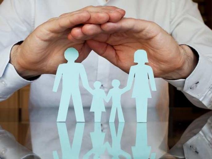 Corona suffocates patients' pockets despite health insurance! | CoronaVirus News: आरोग्य विमा असूनही कोरोना रुग्णांच्या खिशाला भुर्दंड; उपचार खर्चाचा ४० टक्के भार रुग्णांच्या माथी Corona suffocates patients' pockets despite health insurance! | CoronaVirus News: आरोग्य विमा असूनही कोरोना रुग्णांच्या खिशाला भुर्दंड; उपचार खर्चाचा ४० टक्के भार रुग्णांच्या माथी