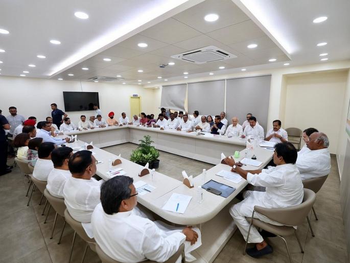 Maharashtra Congress meeting in Delhi; Rahul Gandhi decided the strategy for the assembly elections | महाराष्ट्र काँग्रेसची दिल्लीत बैठक; राहुल गांधींनी ठरवली विधानसभा निवडणुकीची रणनीती Maharashtra Congress meeting in Delhi; Rahul Gandhi decided the strategy for the assembly elections | महाराष्ट्र काँग्रेसची दिल्लीत बैठक; राहुल गांधींनी ठरवली विधानसभा निवडणुकीची रणनीती