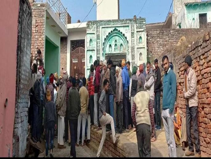 The wife who came home after getting married 8 days ago burnt her husband alive at UP | थरारक! ८ दिवसांपूर्वी लग्न झालेल्या नवविवाहितेने पतीला जिवंत जाळलं, कारण... The wife who came home after getting married 8 days ago burnt her husband alive at UP | थरारक! ८ दिवसांपूर्वी लग्न झालेल्या नवविवाहितेने पतीला जिवंत जाळलं, कारण...