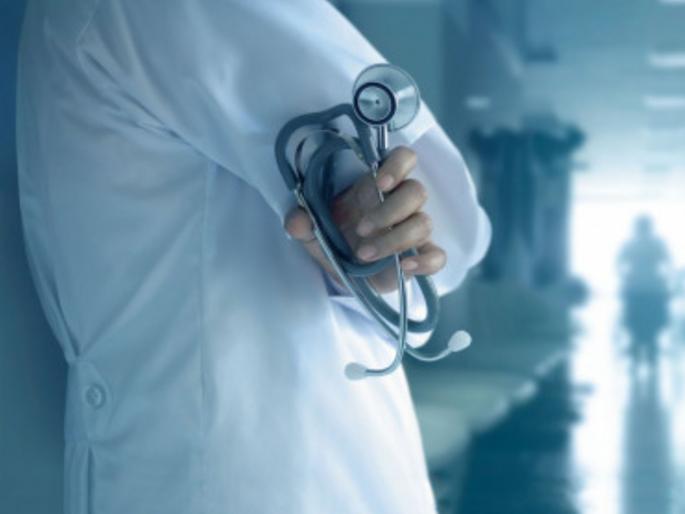 Suicide of doctor in Thane; He hanged himself at home, the family was shaken | ठाण्यात डॉक्टरची आत्महत्या; राहत्या घरी घेतला गळफास, कुटुंब हादरले Suicide of doctor in Thane; He hanged himself at home, the family was shaken | ठाण्यात डॉक्टरची आत्महत्या; राहत्या घरी घेतला गळफास, कुटुंब हादरले