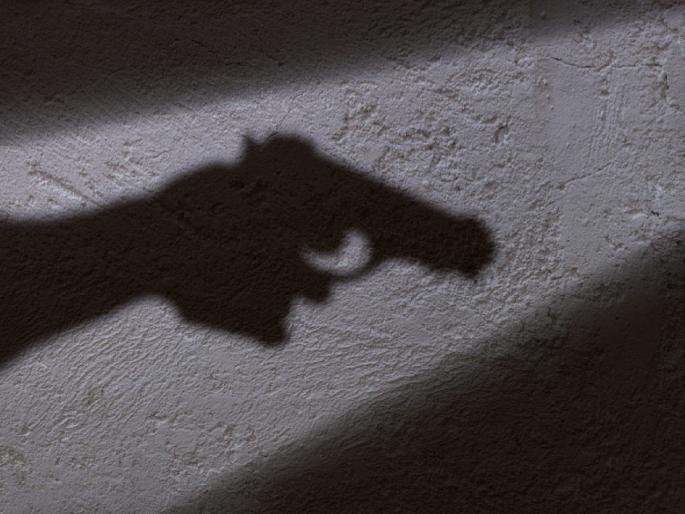 In Amravati, Young man pressures minor girl to marry at gunpoint | खळबळजनक! बंदुकीचा धाक दाखवून स्टॅम्प पेपरवर लिहून घेतलं, “मी तुझ्याशी लग्न करेन, मग..." In Amravati, Young man pressures minor girl to marry at gunpoint | खळबळजनक! बंदुकीचा धाक दाखवून स्टॅम्प पेपरवर लिहून घेतलं, “मी तुझ्याशी लग्न करेन, मग..."