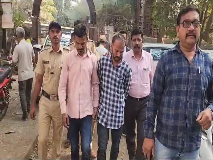Two people arrested for robbing citizens claiming to be cleanup marshals | क्लिनअप मार्शल असल्याचे सांगत नागरिकांना लुबडणारे दोन जण अटकेत Two people arrested for robbing citizens claiming to be cleanup marshals | क्लिनअप मार्शल असल्याचे सांगत नागरिकांना लुबडणारे दोन जण अटकेत