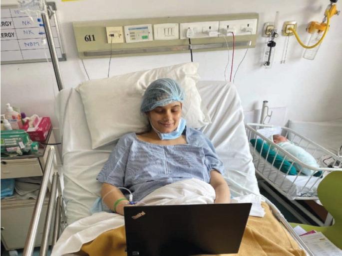 The test was given from the bed after giving birth to twins | यालाच म्हणतात जिद्द अन् चिकाटी; जुळ्यांना जन्म दिल्यावर बेडवरूनच दिली परीक्षा The test was given from the bed after giving birth to twins | यालाच म्हणतात जिद्द अन् चिकाटी; जुळ्यांना जन्म दिल्यावर बेडवरूनच दिली परीक्षा