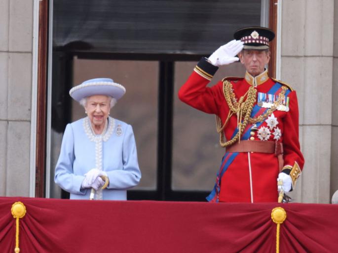 Queen Elizabeth lived for 96 years and experienced a changing world; The story of Rani | ९६ वर्षे जगलेल्या राणी एलिझाबेथ यांनी बदलते जग अनुभवले; नामधारी राणीची कहाणी  Queen Elizabeth lived for 96 years and experienced a changing world; The story of Rani | ९६ वर्षे जगलेल्या राणी एलिझाबेथ यांनी बदलते जग अनुभवले; नामधारी राणीची कहाणी