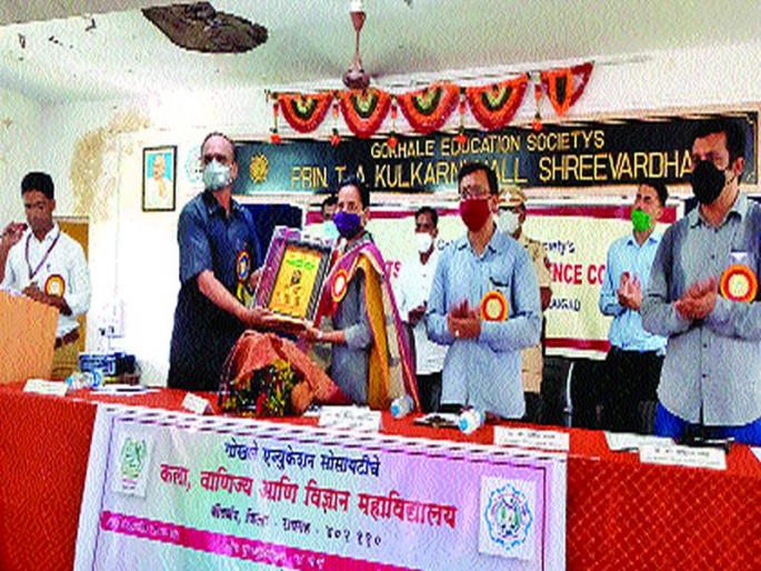 The credit for my incarnation goes to Irupi Guru- Aditi Tatkare | माझ्या जडणघडणीचे श्रेय आईरूपी गुरूला- आदिती तटकरे The credit for my incarnation goes to Irupi Guru- Aditi Tatkare | माझ्या जडणघडणीचे श्रेय आईरूपी गुरूला- आदिती तटकरे