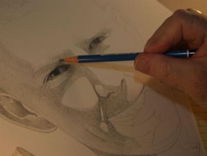 stomach and itchy beard | सुटलेलं पोट अन् खाजविणारी दाढी stomach and itchy beard | सुटलेलं पोट अन् खाजविणारी दाढी