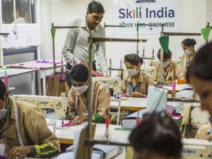 It's up to you to stop your wanderings in search of employment; Free skill training is provided here | रोजगाराच्या शोधात तुमची भटकंती थांबविणे तुमच्याच हातात; येथे मिळते मोफत कौशल्य प्रशिक्षण 