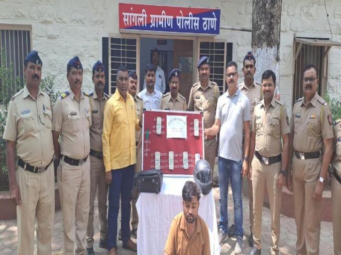 A doctor who stole 3.5 lakh from Tung near Sangli was jailed | सांगलीजवळील तुंगमधून डॉक्टरचे साडे तीन लाख लांबविणारा चोरटा जेरबंद A doctor who stole 3.5 lakh from Tung near Sangli was jailed | सांगलीजवळील तुंगमधून डॉक्टरचे साडे तीन लाख लांबविणारा चोरटा जेरबंद