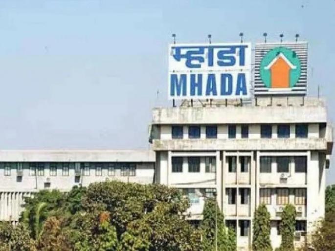 Fraud by saying MHADA gives home; The accused couple was handcuffed by the police | म्हाडाचे घर देतो सांगून फसवणूक; आरोपी दाम्पत्याला पोलिसांनी ठोकल्या बेड्या Fraud by saying MHADA gives home; The accused couple was handcuffed by the police | म्हाडाचे घर देतो सांगून फसवणूक; आरोपी दाम्पत्याला पोलिसांनी ठोकल्या बेड्या