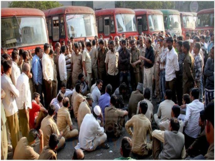 ST workers strike continues; Big decision of the administration | ...पण बदली नको रे बाबा! एसटी कर्मचाऱ्यांचा संप मात्र सुरूच; प्रशासनाचा मोठा निर्णय