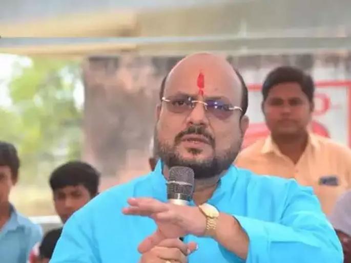 Don't share the views of Sonia Gandhi and Sharad Pawar; Gulabrao Patal's Target to Uddhav Thackeray | सोनिया गांधी आणि शरद पवारांचे विचार मांडू नका; गुलाबराव पाटलांचा उद्धव ठाकरेंना टोला Don't share the views of Sonia Gandhi and Sharad Pawar; Gulabrao Patal's Target to Uddhav Thackeray | सोनिया गांधी आणि शरद पवारांचे विचार मांडू नका; गुलाबराव पाटलांचा उद्धव ठाकरेंना टोला