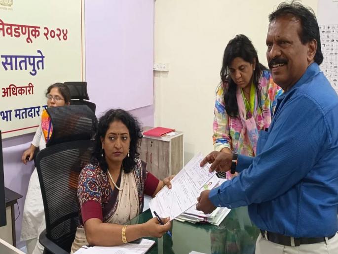 Twist in Kalyan Loksabha Constituency; Independent candidature application of Ramesh Jadhav of Uddhav Sena is valid | कल्याण मतदार संघातील ट्विस्ट कायम; उद्धव सेनेचे रमेश जाधवांचा अपक्ष उमेदवारी अर्ज वैध Twist in Kalyan Loksabha Constituency; Independent candidature application of Ramesh Jadhav of Uddhav Sena is valid | कल्याण मतदार संघातील ट्विस्ट कायम; उद्धव सेनेचे रमेश जाधवांचा अपक्ष उमेदवारी अर्ज वैध