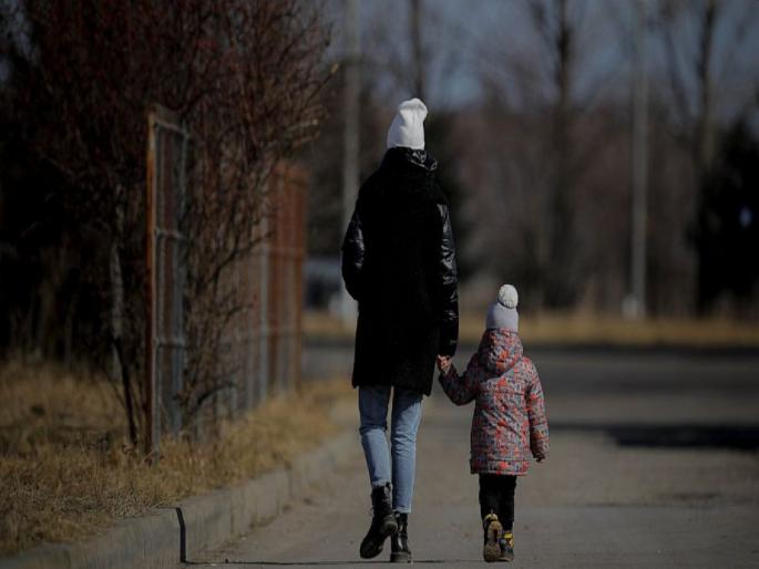 Russia Ukraine War: Husband shot, mother raped in front of Son; Serious allegations against the Russian Jawan claim by Ukraine | Russia Ukraine War: पतीला गोळी मारली अन् चिमुरड्यासमोरच आईवर बलात्कार केला; रशियन सैन्यावर गंभीर आरोप Russia Ukraine War: Husband shot, mother raped in front of Son; Serious allegations against the Russian Jawan claim by Ukraine | Russia Ukraine War: पतीला गोळी मारली अन् चिमुरड्यासमोरच आईवर बलात्कार केला; रशियन सैन्यावर गंभीर आरोप