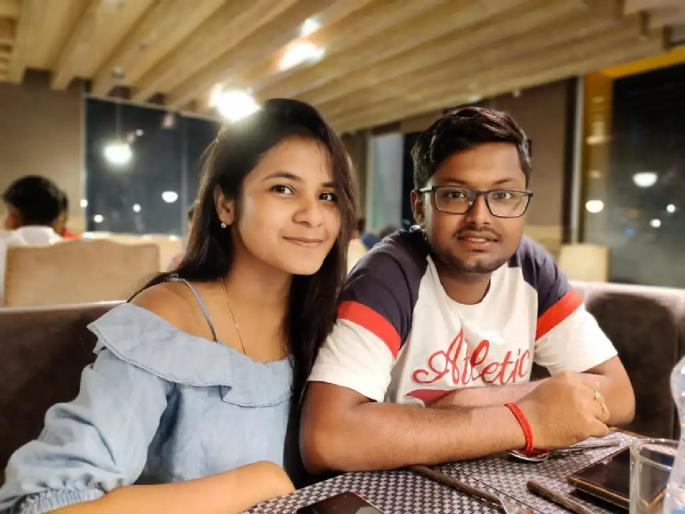 Guests On Google Meet, Food Via Zomato: Bengal Couple's Corona Pandemic Wedding | भन्नाट! कोरोनामुळं Google Meet वर लग्नसोहळा; ४५० पाहुण्यांना Zomato वरुन मेजवानी Guests On Google Meet, Food Via Zomato: Bengal Couple's Corona Pandemic Wedding | भन्नाट! कोरोनामुळं Google Meet वर लग्नसोहळा; ४५० पाहुण्यांना Zomato वरुन मेजवानी