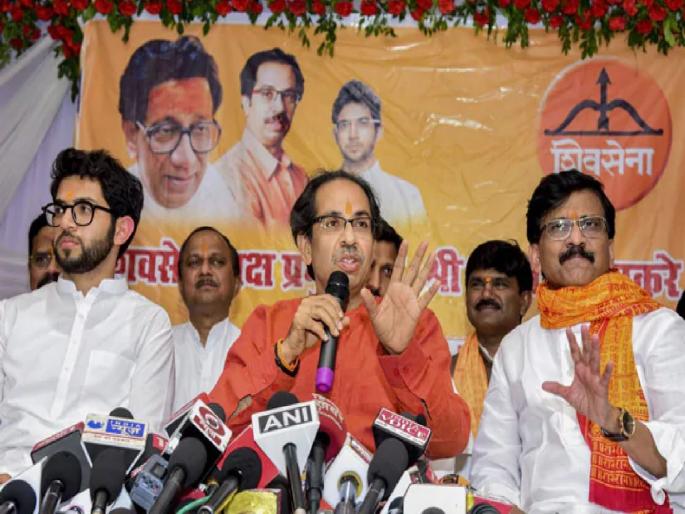 Shivsena will contest the elections in Uttar Pradesh on around 100 seats Says MP Sanjay Raut | २४ तासांत शिवसेनेच्या ३०३ जागा घटल्या; यूपी निवडणुकीत १०० जागा लढवण्याची संजय राऊतांची घोषणा Shivsena will contest the elections in Uttar Pradesh on around 100 seats Says MP Sanjay Raut | २४ तासांत शिवसेनेच्या ३०३ जागा घटल्या; यूपी निवडणुकीत १०० जागा लढवण्याची संजय राऊतांची घोषणा