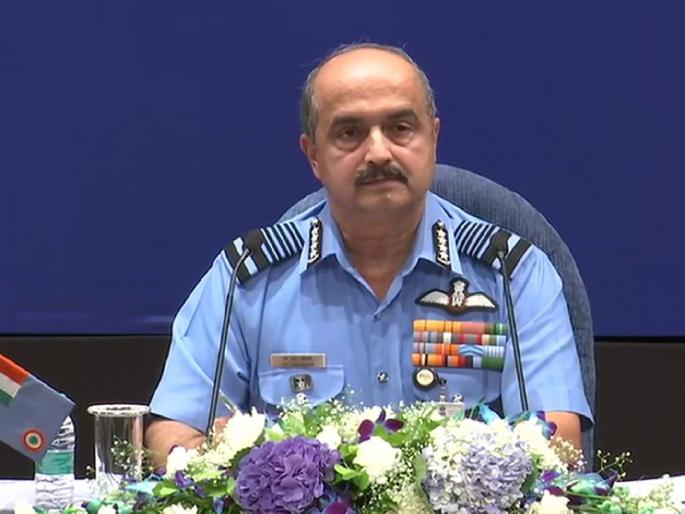 China, Pakistan ready to face both fronts - Air Chief vivek ram Chaudhry | चीन, पाकिस्तान अशा दोन्ही आघाड्यांवर तोंड देण्यास तयार -हवाईदल प्रमुख चौधरी China, Pakistan ready to face both fronts - Air Chief vivek ram Chaudhry | चीन, पाकिस्तान अशा दोन्ही आघाड्यांवर तोंड देण्यास तयार -हवाईदल प्रमुख चौधरी