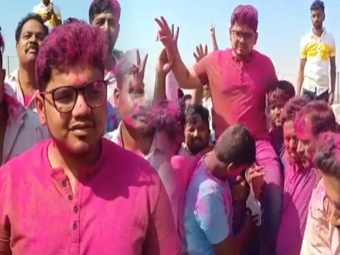 Nagar Panchayat Election Result: He fought alone and won; Marathi actress Ashwini Mahangade praised Rohit Patil | Nagar Panchayat Election Result: तो एकटा लढला अन् जिंकूनही आला; मराठी अभिनेत्री अश्विनी महांगडेंनी केलं रोहित पाटलांचं तोंडभरुन कौतुक