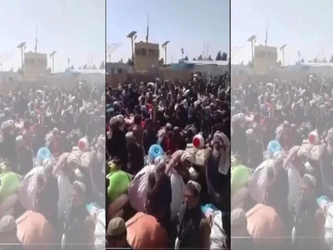 Worse situation than Kabul airport; Thousands throng to enter Pakistan from Afghanistan | Afghanistan Taliban: काबुल एअरपोर्टपेक्षा विदारक स्थिती; अफगाणिस्तानातून पाकिस्तानात घुसण्यासाठी हजारोंची गर्दी, पाहा व्हिडीओ Worse situation than Kabul airport; Thousands throng to enter Pakistan from Afghanistan | Afghanistan Taliban: काबुल एअरपोर्टपेक्षा विदारक स्थिती; अफगाणिस्तानातून पाकिस्तानात घुसण्यासाठी हजारोंची गर्दी, पाहा व्हिडीओ