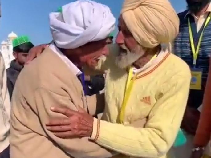 Kartarpur Sahib corridor has reunited two elderly brothers across the Punjab border after 74 years | अश्रूंचा बांध फुटला, भारत-पाक फाळणीनंतर दुरावलेल्या भावांची ७४ वर्षांनी गळाभेट Kartarpur Sahib corridor has reunited two elderly brothers across the Punjab border after 74 years | अश्रूंचा बांध फुटला, भारत-पाक फाळणीनंतर दुरावलेल्या भावांची ७४ वर्षांनी गळाभेट