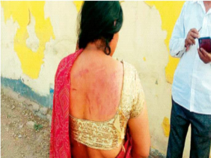 Crime against Shiv Sena MLA in Bhavjayi assault case; 10 accused | भावजयीस मारहाणप्रकरणी शिवसेना आमदाराविरुद्ध गुन्हा; १० जण आरोपी Crime against Shiv Sena MLA in Bhavjayi assault case; 10 accused | भावजयीस मारहाणप्रकरणी शिवसेना आमदाराविरुद्ध गुन्हा; १० जण आरोपी