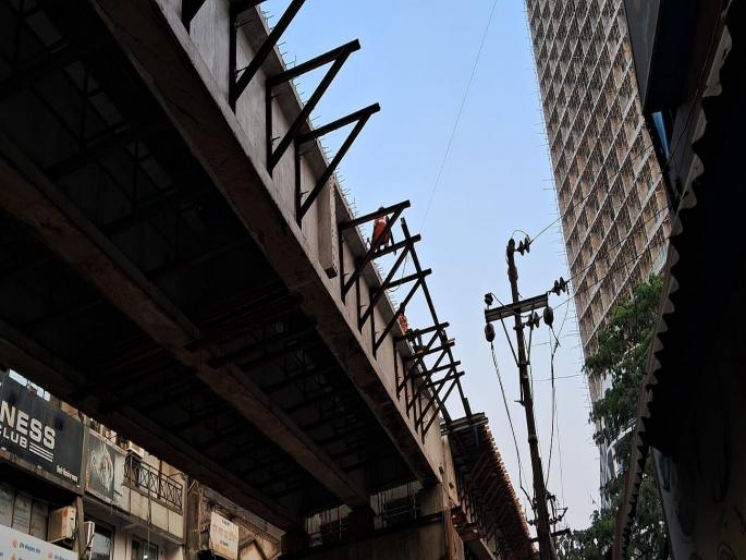 The work of laying 14 girders of flyover in Kalyan station area has started | कल्याण स्टेशन परिसरातील उड्डाणपुलाचे १४ गर्डर टाकण्याचे काम सूरु