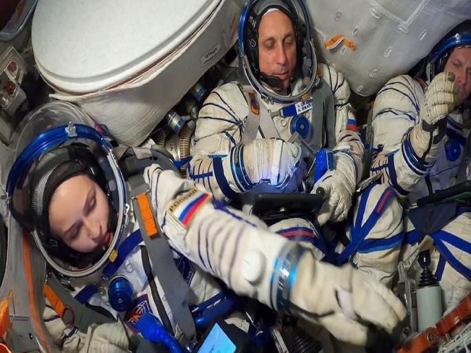 Russian Film Crew Beats Tom Cruise to Liftoff, Readies First Feature Shot in Outer Space | अंतराळात लाइट, कॅमेरा, ॲक्शनसह जगातील पहिल्याच चित्रपटाचे चित्रीकरण होणार