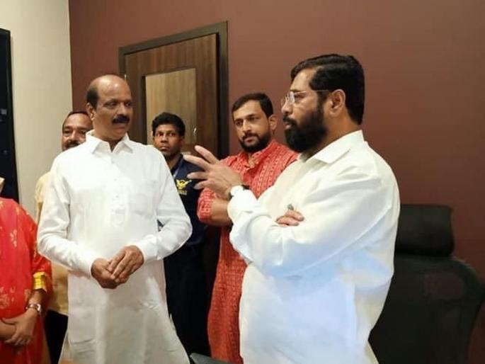 Shinde group MLA Sada Saravankar will be taken into police custody; Will there be controversy in Prabhadevi? | शिंदे गटाचे आमदार सदा सरवणकरांना पोलीस ताब्यात घेणार; प्रभादेवीतील वाद भोवणार? Shinde group MLA Sada Saravankar will be taken into police custody; Will there be controversy in Prabhadevi? | शिंदे गटाचे आमदार सदा सरवणकरांना पोलीस ताब्यात घेणार; प्रभादेवीतील वाद भोवणार?