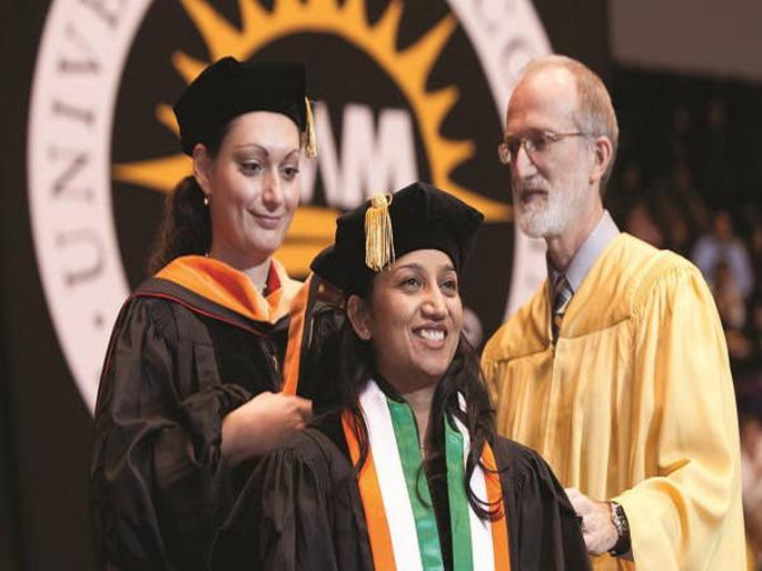 Do research, become a 'doctor'; Queue up in universities across the country for doing PHD | संशोधन करा, ‘डॉक्टर’ बना; देशभरातील विद्यापीठांत रांगा Do research, become a 'doctor'; Queue up in universities across the country for doing PHD | संशोधन करा, ‘डॉक्टर’ बना; देशभरातील विद्यापीठांत रांगा