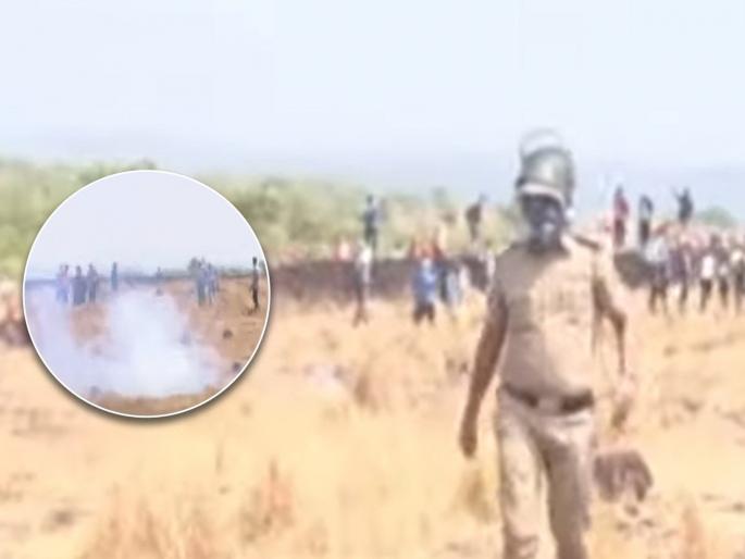 Barsu Refinery Project - Clashes, lathi charge and use of tear gas between protesters and police | बारसू पेटलं! स्थानिकांचा उद्रेक, पोलिसांकडून लाठीचार्ज अन् अश्रुधुराचा वापर Barsu Refinery Project - Clashes, lathi charge and use of tear gas between protesters and police | बारसू पेटलं! स्थानिकांचा उद्रेक, पोलिसांकडून लाठीचार्ज अन् अश्रुधुराचा वापर